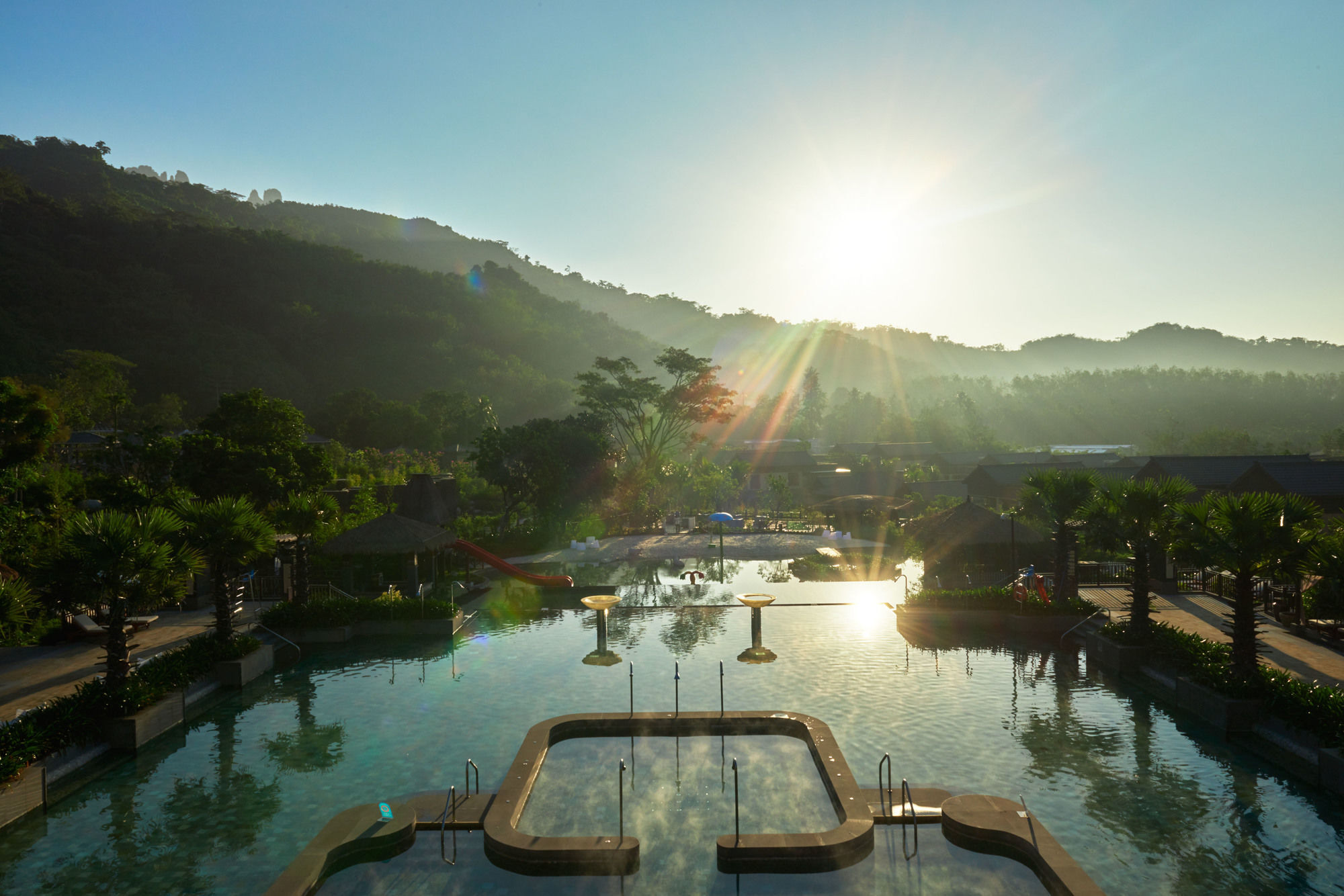 Doubletree Resort By Hilton Hotel Hainan - Qixianling Hot Spring Baoting Екстериор снимка