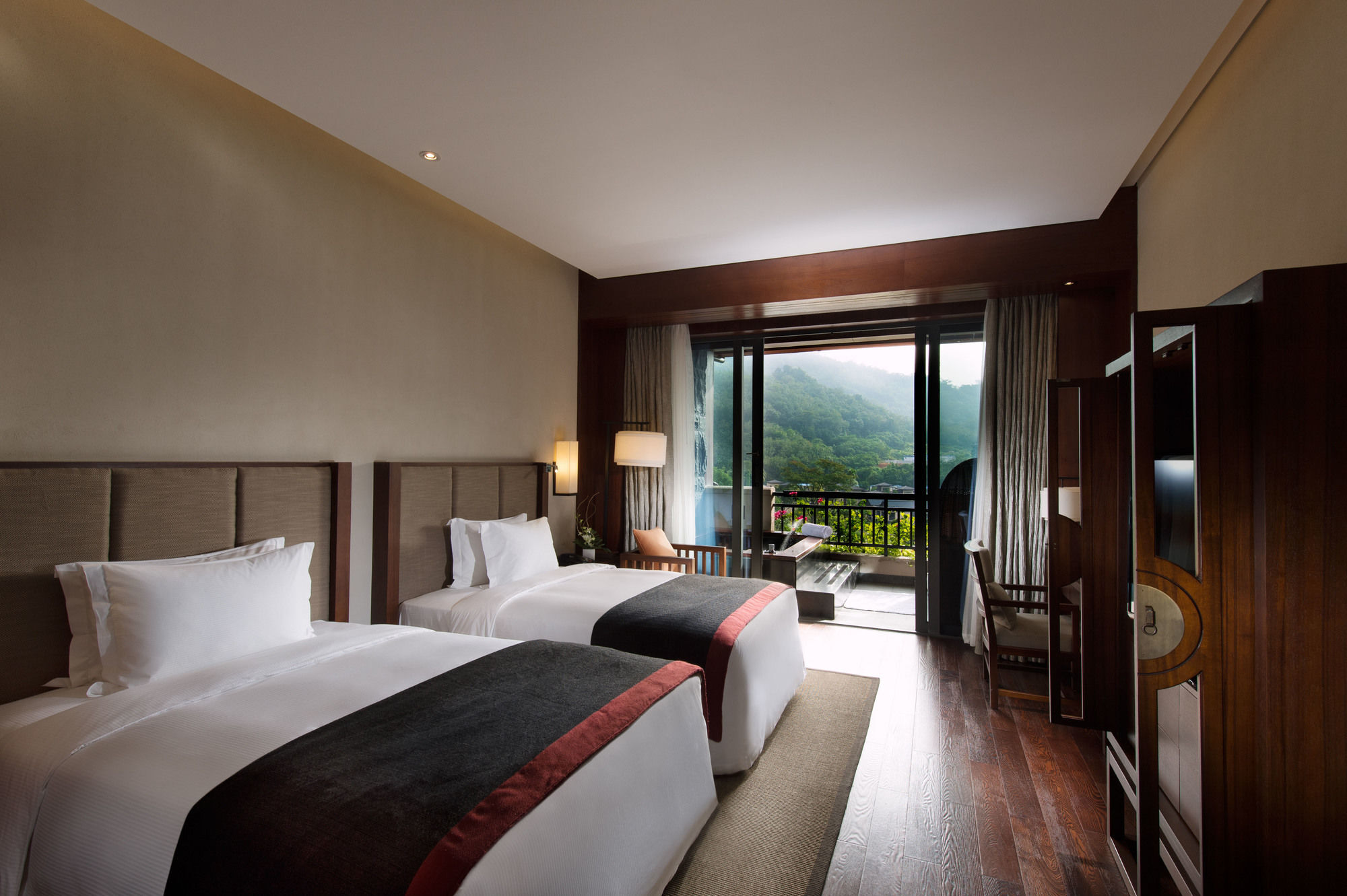 Doubletree Resort By Hilton Hotel Hainan - Qixianling Hot Spring Baoting Екстериор снимка