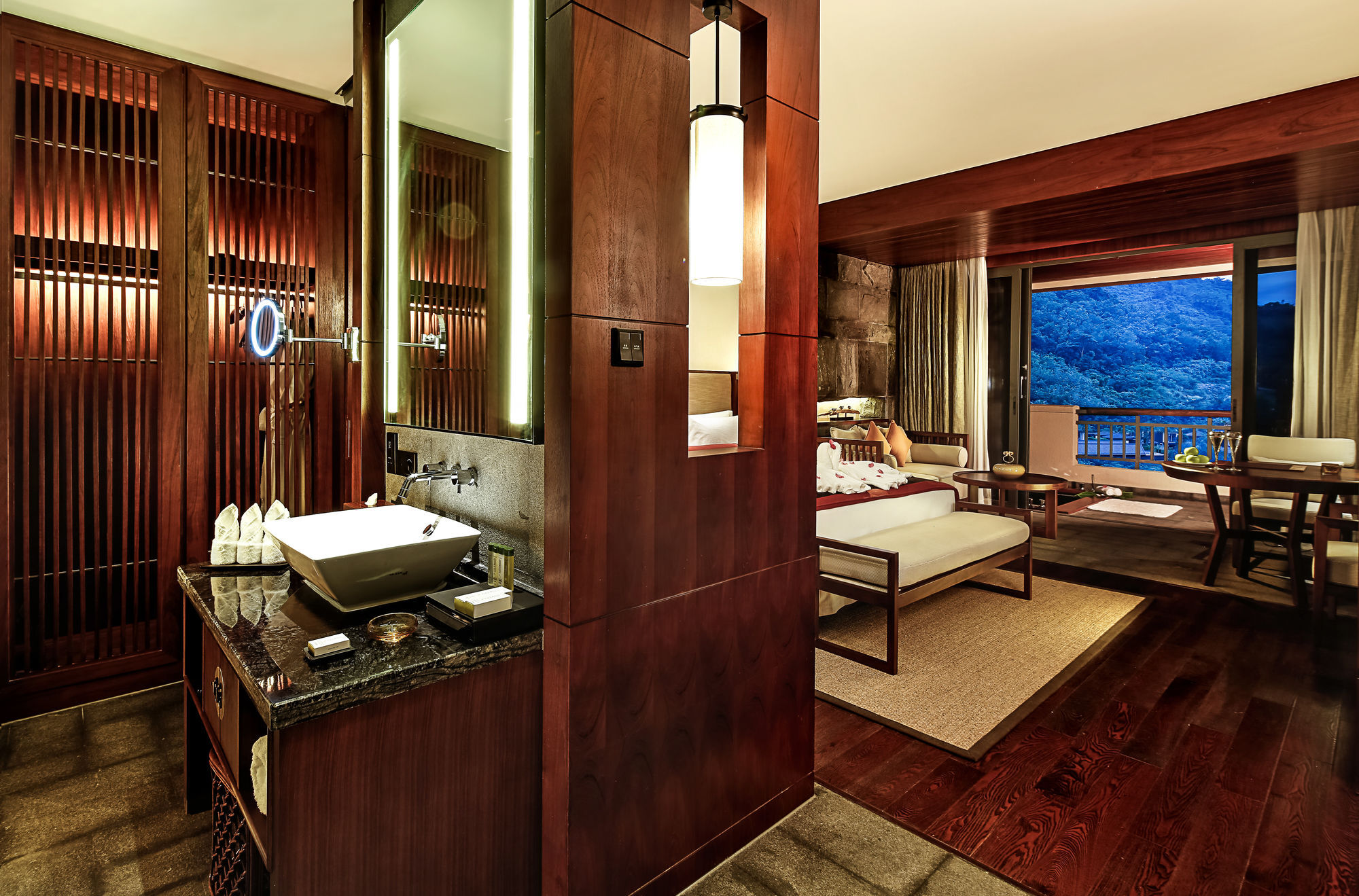 Doubletree Resort By Hilton Hotel Hainan - Qixianling Hot Spring Baoting Екстериор снимка
